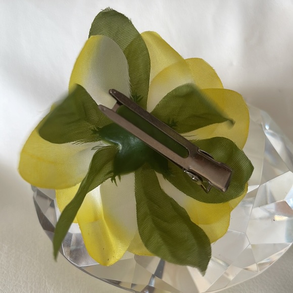 Silk Gardenia Clip YELLOW & WHITE - Picture 5 of 5
